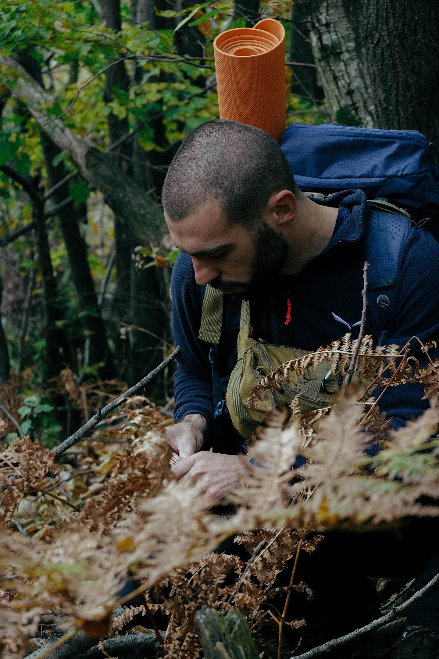 È un fare che diventa rito: oggi individuale, domani collettivo.